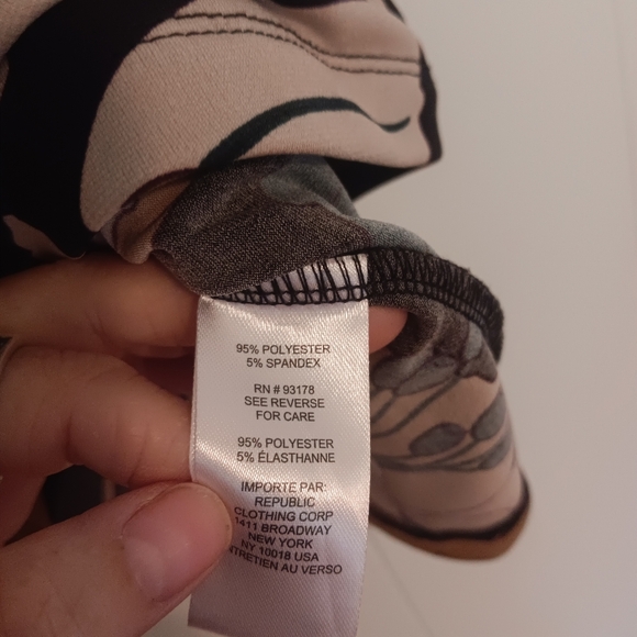 Tahari Medium floral print blouse tank - Picture 5 of 5